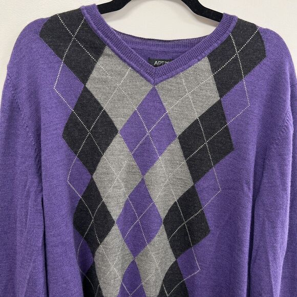 Apt. 9 Men’s XXL Argyle V-Neck Sweater Purple Merino Wool Blend Preppy Classic - Picture 2 of 13